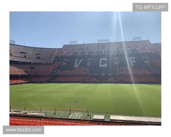 瓦伦西亚运营危机显现,俱乐部财务稳定性面临考验 瓦伦西亚运营危机显现,俱乐部财务稳定性面临考验